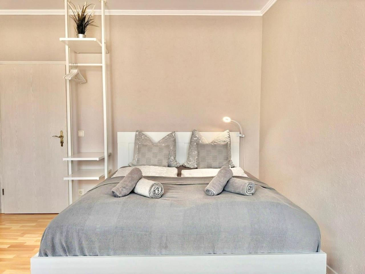 באוטזן Appartement "Stadtgefluester" Im Zentrum, Inkl Stellplatz, 2 Betten, Babybett, Balkon, Gratis Kaffee Und Tee, Wlan מראה חיצוני תמונה