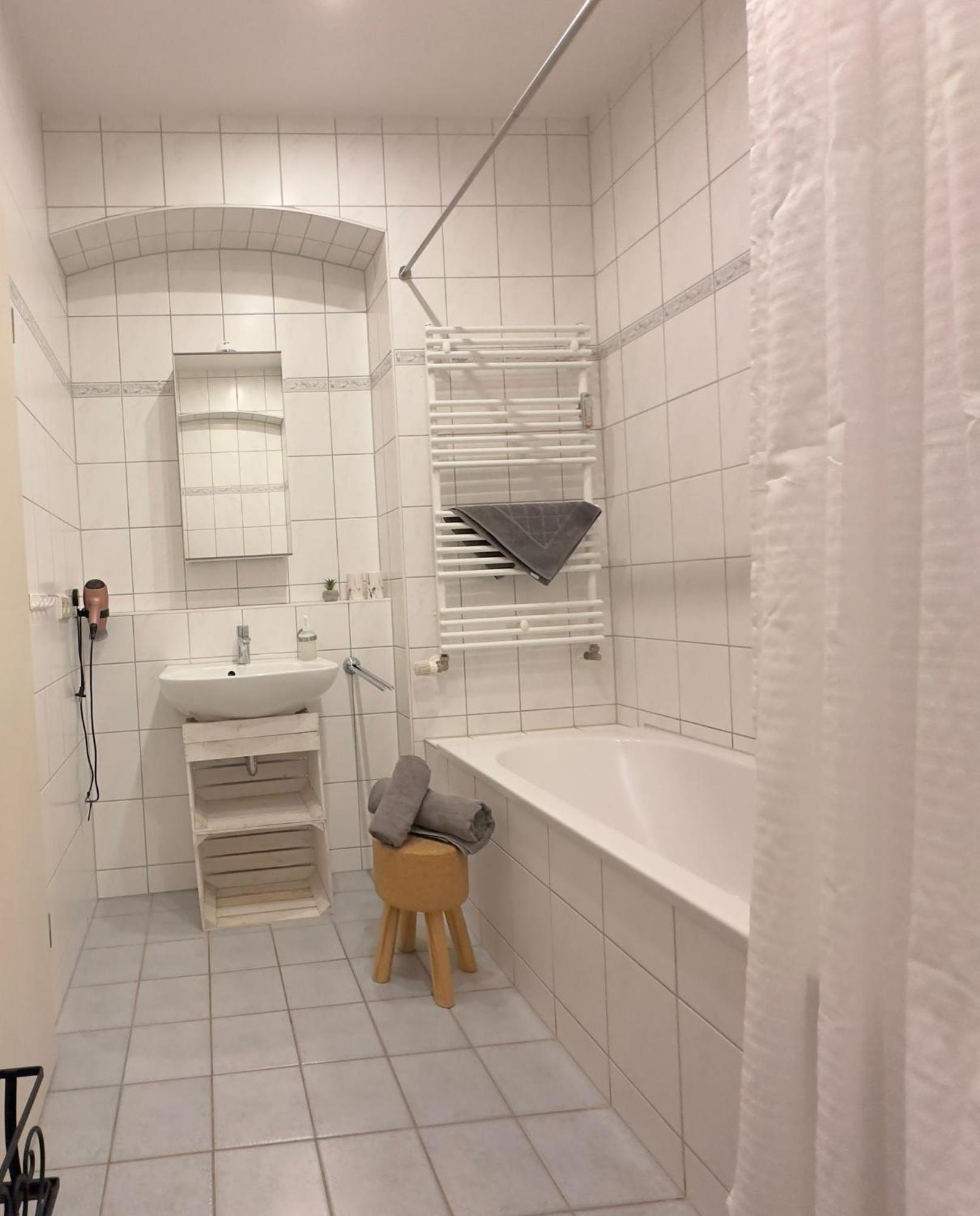 באוטזן Appartement "Stadtgefluester" Im Zentrum, Inkl Stellplatz, 2 Betten, Babybett, Balkon, Gratis Kaffee Und Tee, Wlan מראה חיצוני תמונה